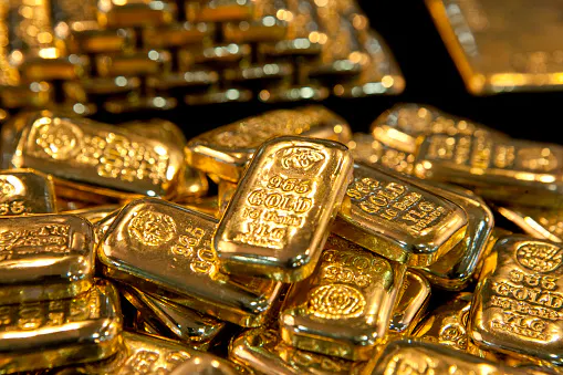 Gold craters as retail traders pull money from commodity ETFs