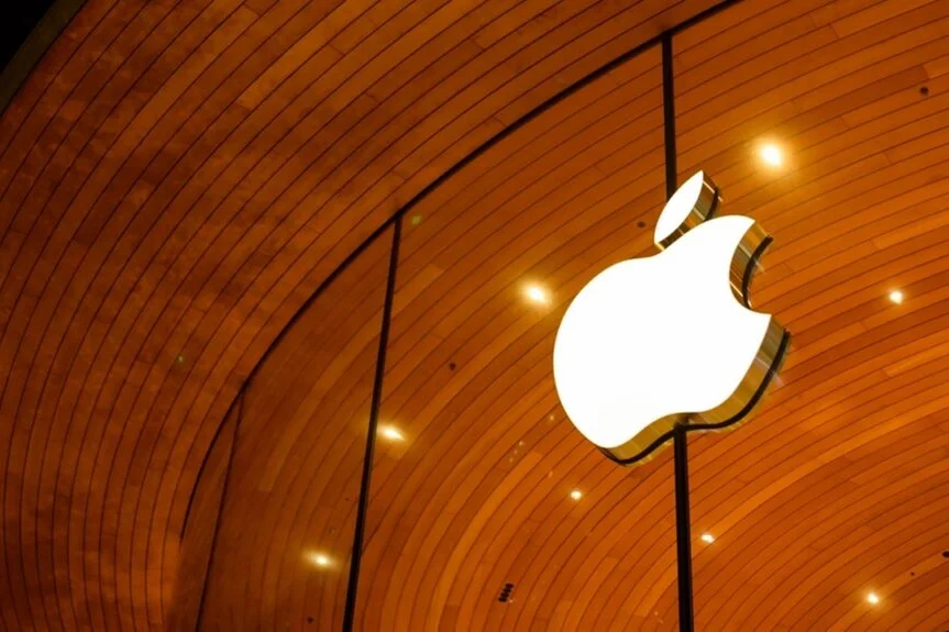 Apple's Secretive UK Court Hearing, Metallica Concert On Vision Pro, iPhone 16e, And Major Overhaul In Store: This Week In Appleverse