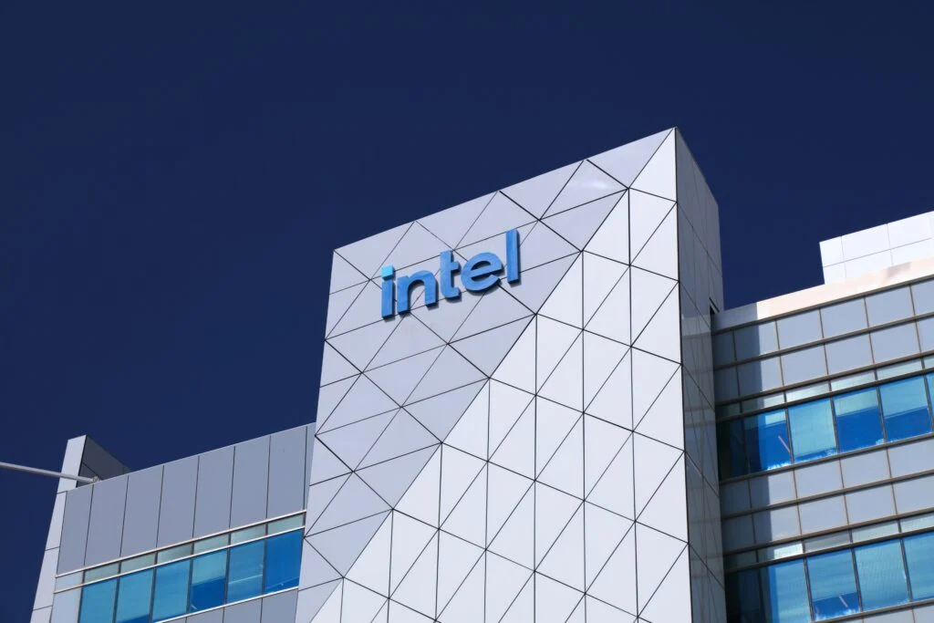 Intel Beats Q4 Earnings, Sharpens Focus On AI Opportunity, Soft Outlook Weighs On Shares