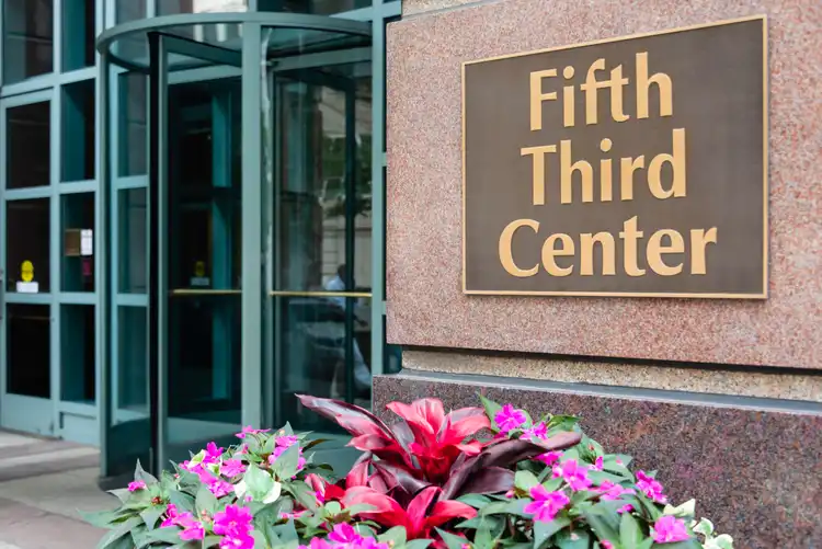 Fifth Third Bancorp raised to Overweight at J.P. Morgan on higher-rates benefit
