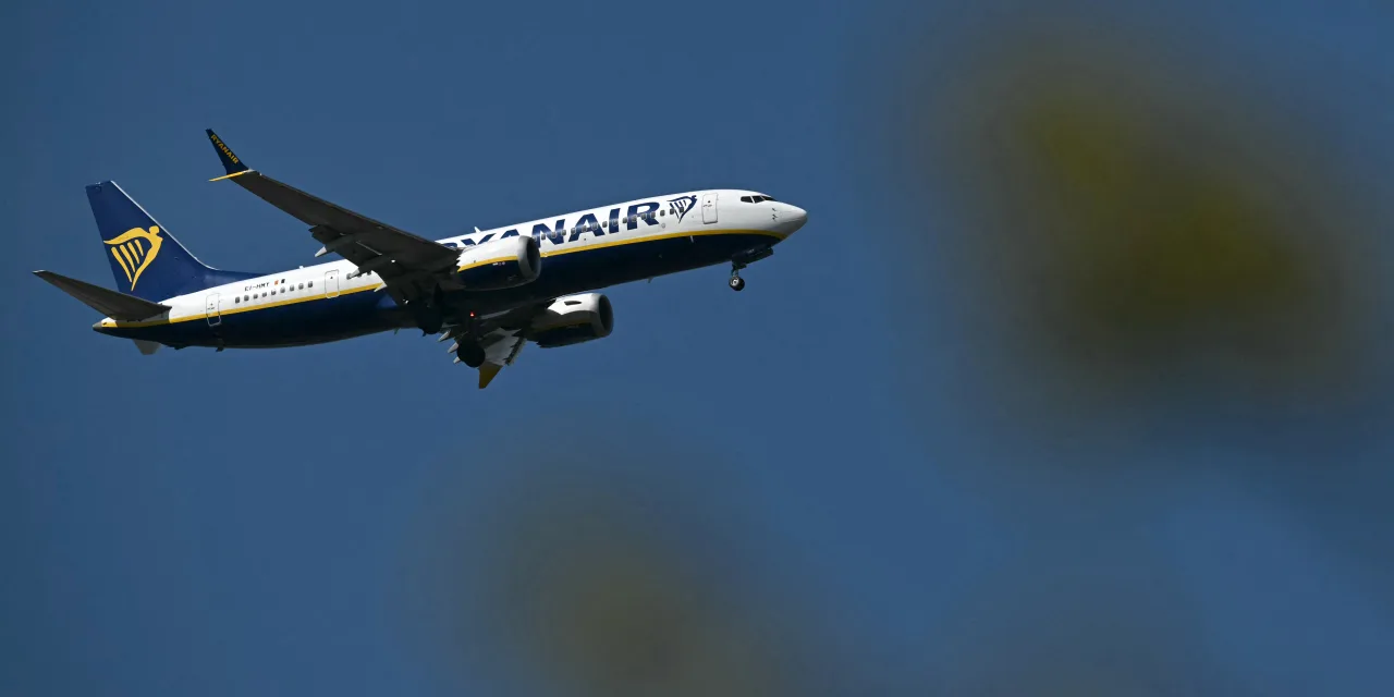Where Boeing Stock Is Headed After the Ryanair Window Blowout