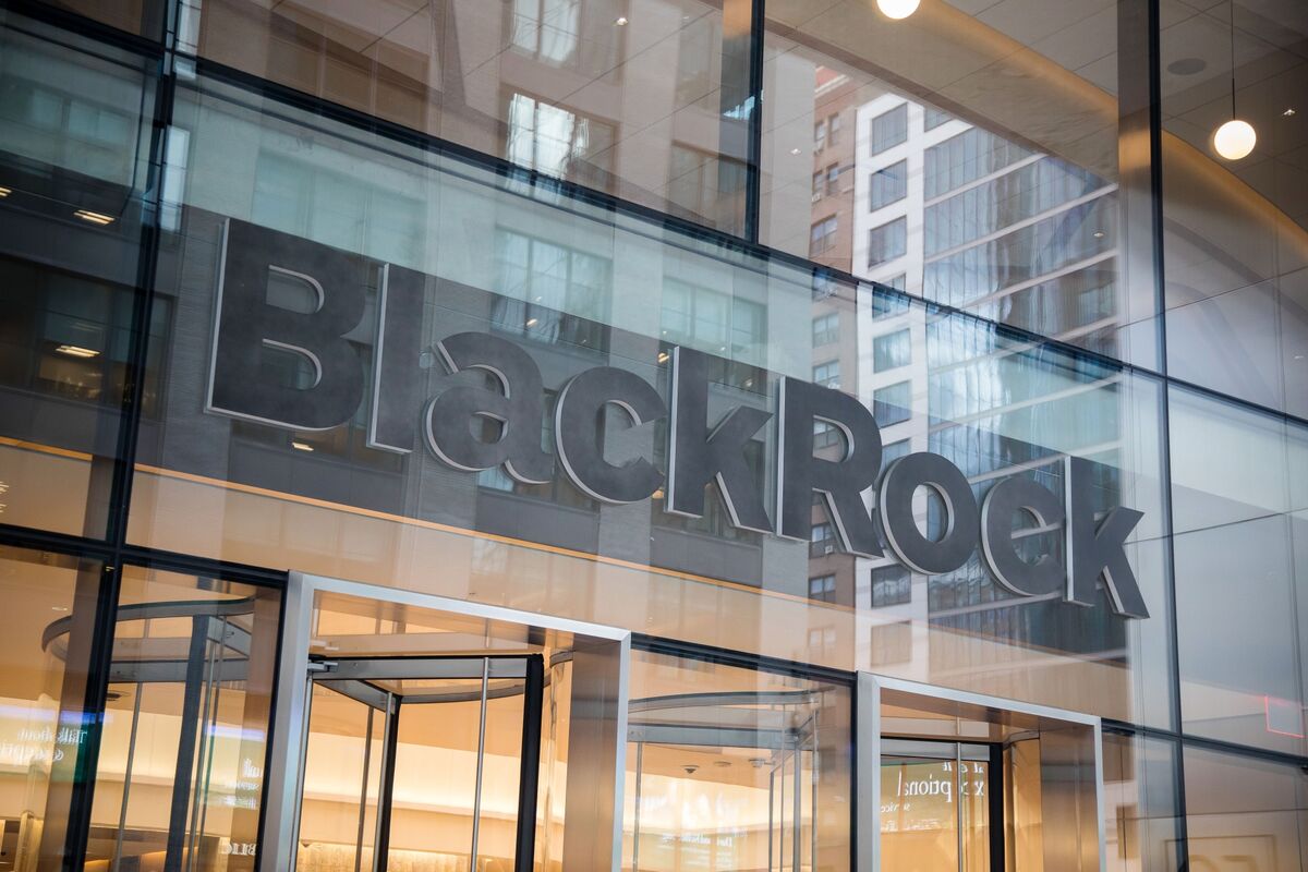 Moody’s Reduces Outlooks on Direct Lending Funds Managed by BlackRock, Oaktree - Bloomberg