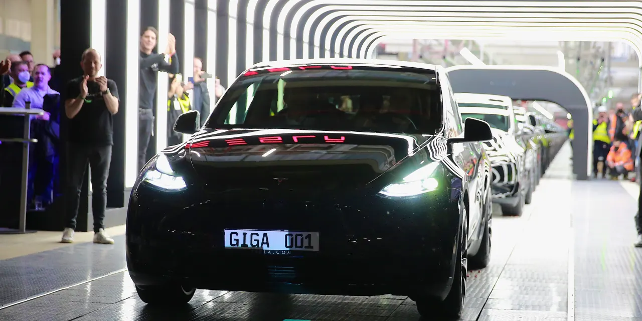 Tesla Stock Rises After Upgrade But Heads for Weekly Loss. AI Is Key for a Rebound.