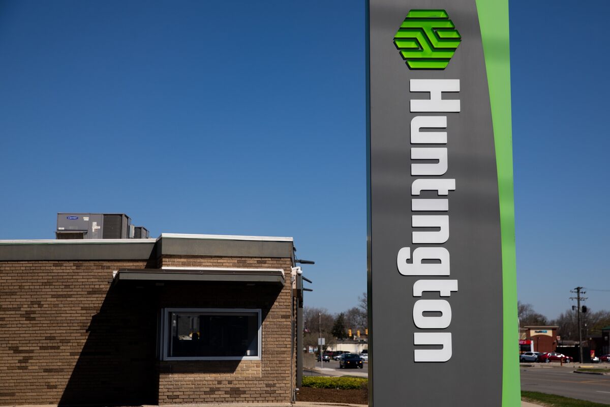 Huntington Strikes $7.4 Billion Deal to Expand in the South