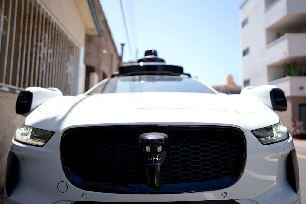 Waymo, Lyft, Tesla: Who’s behind the wheel of the US robotaxi industry?