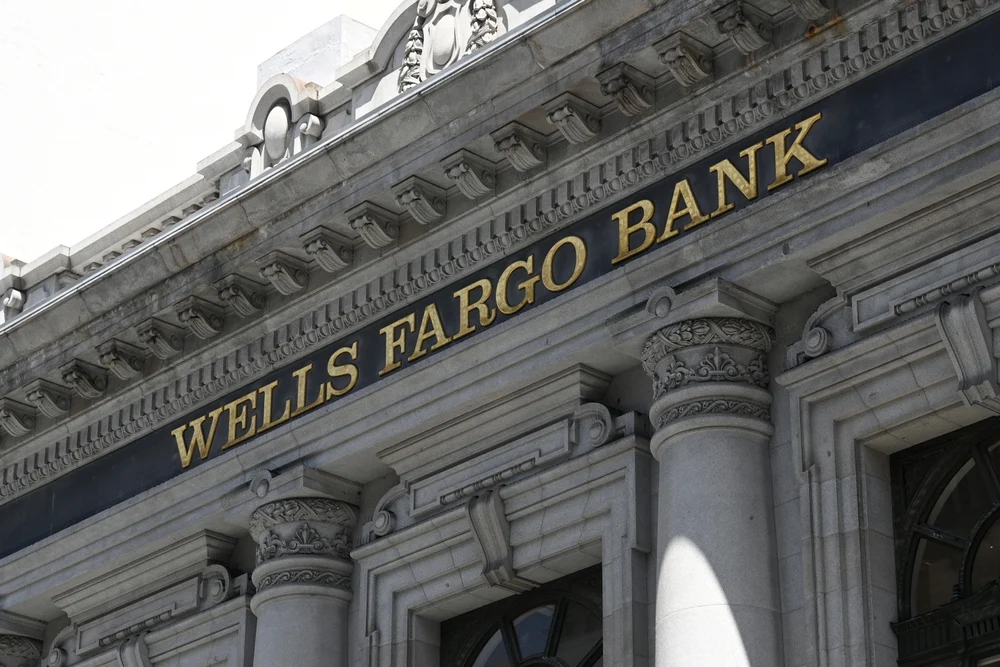 Wells Fargo CEO Says Economy Remains Resilient, But Flags Oil Price Impact
