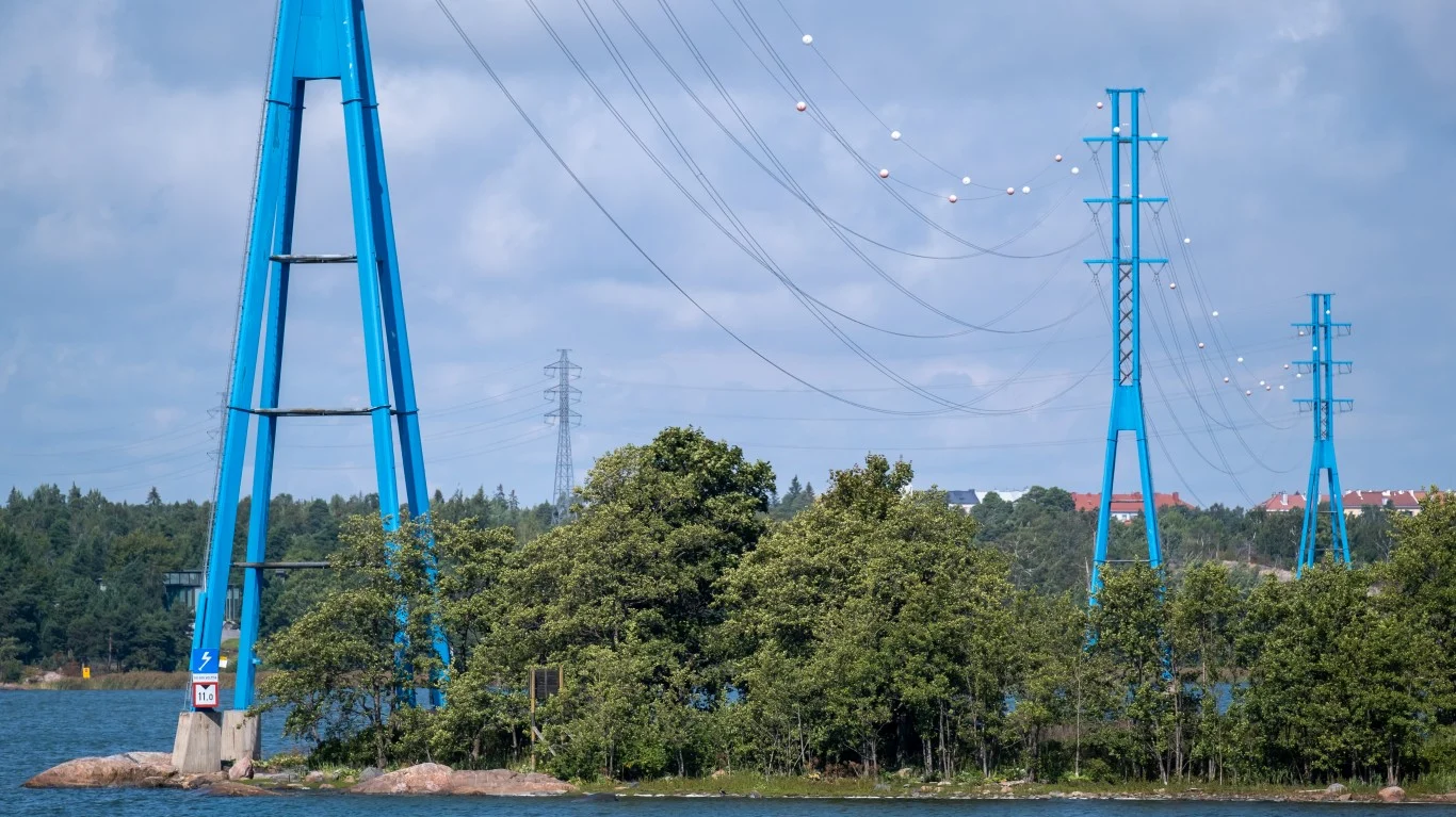 Forget Savings Accounts and Buy These 2 Utility ETFs Instead