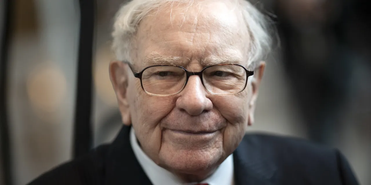 Berkshire Might Have Sold More Apple, Bank of America Stock in Fourth Quarter