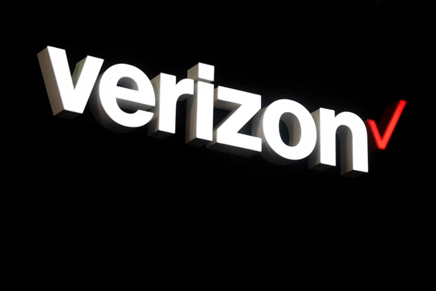 T-Mobile outage gives Verizon a rare opening to tout network reliability