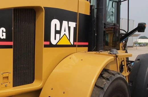 Caterpillar Drops 6% as Industrials Sell Off With Long Yields at a Two-Decade High; Deere Falls 4%, PACCAR Eases