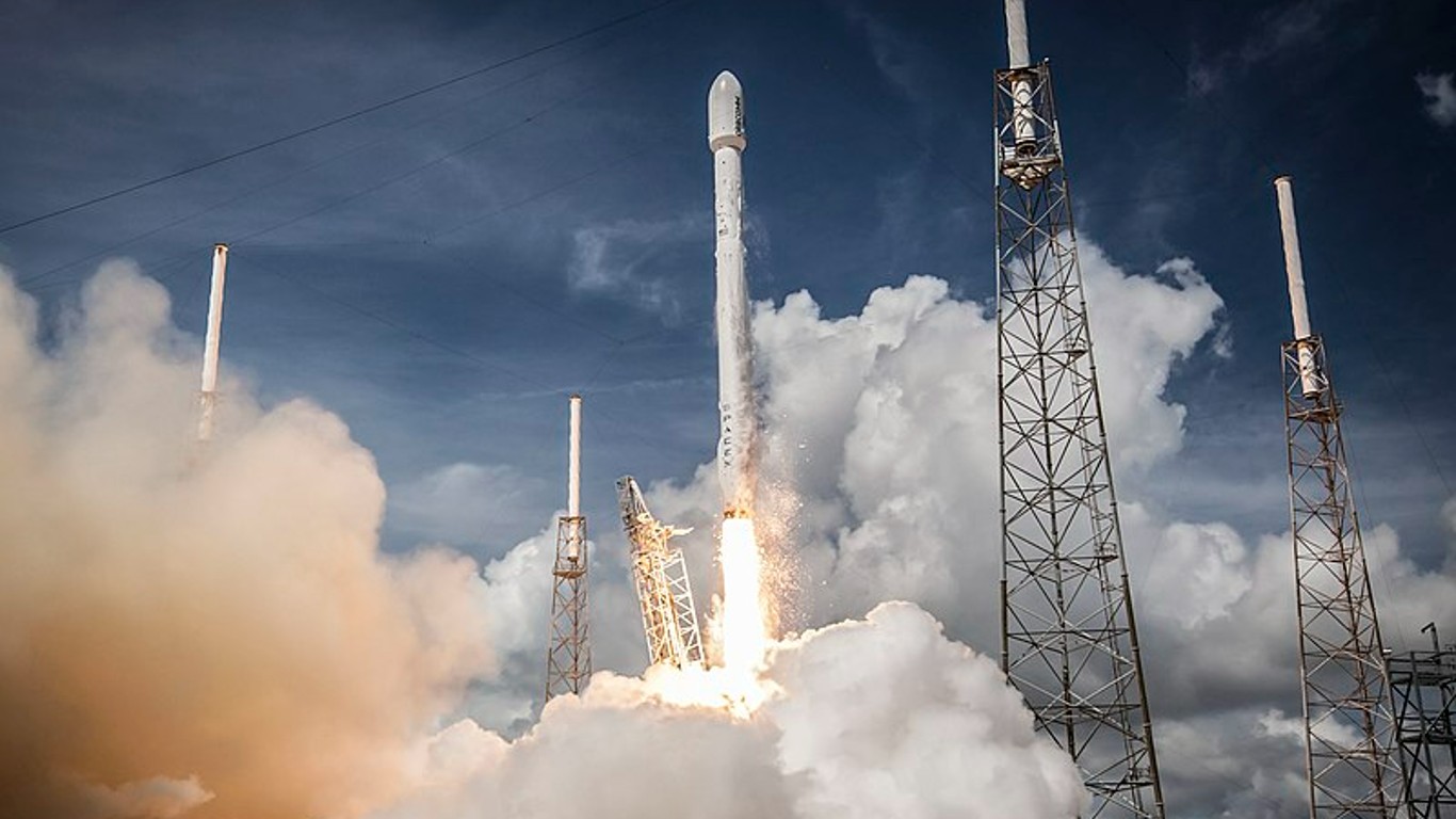 SpaceX Is Coming for the Phone Companies, but the Tower Owners Win Either Way
