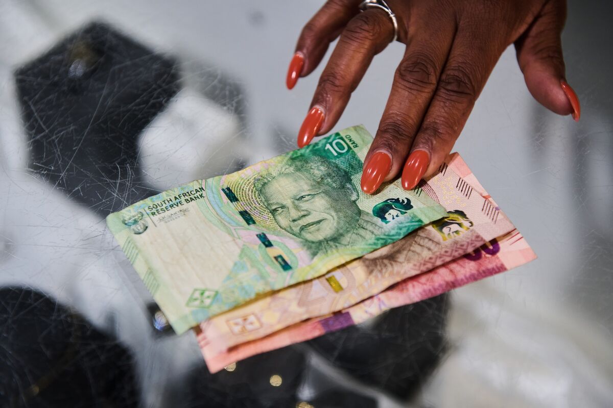 South Africa Stocks in Sweet Spot as Gold, Rand Gain, BofA Says