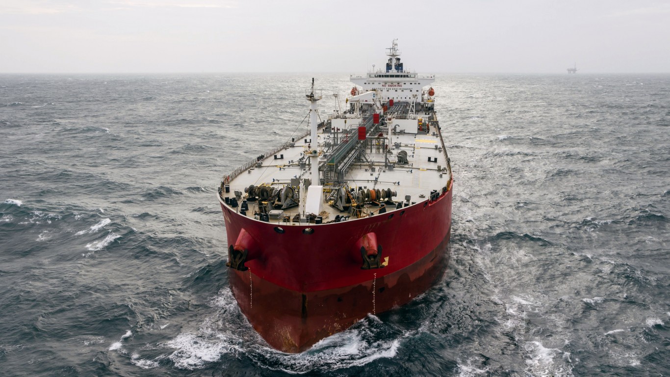 Scorpio Tankers Has $334M Net Cash and Reddit Is Still Treating It Like a War Bet