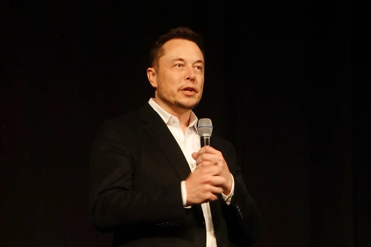 Elon Musk Spent A Night Texting Oracle Co-Founder Before Walking Away From Twitter Deal: Report