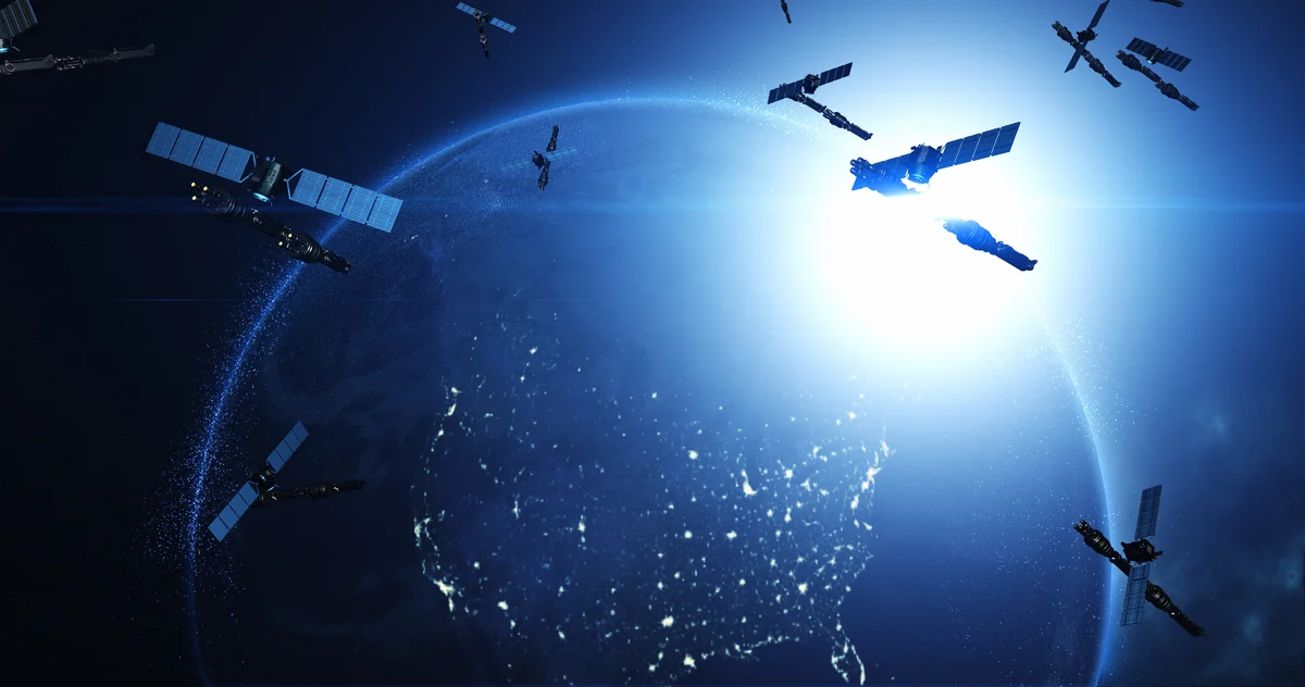AST SpaceMobile Hit a 52-Week Low Days After SpaceX Spent $8 Billion on Spectrum. That's Not a Coincidence.