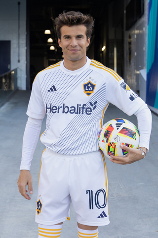 Herbalife Signs LA Galaxy Midfielder Riqui Puig to Sports Nutrition Sponsorship - Yahoo Finance