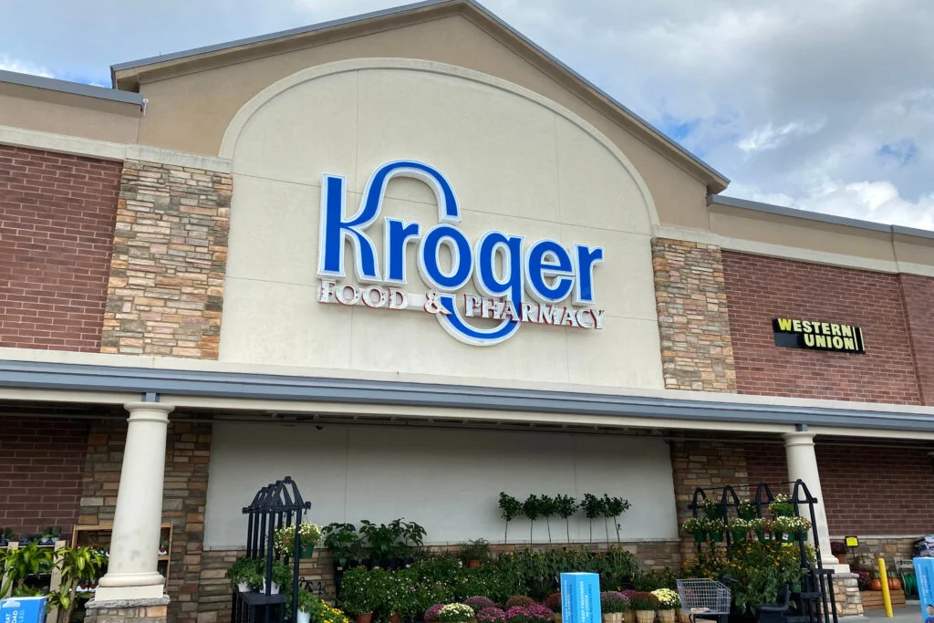Kroger Lifts Profit Outlook On Business Momentum, Margin Growth