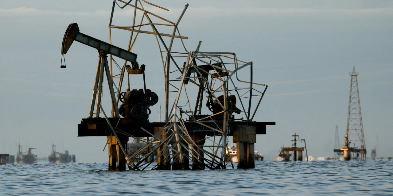Chevron, Other U.S. Firms Near Deal to Invest Billions in Venezuelan Oil Fields