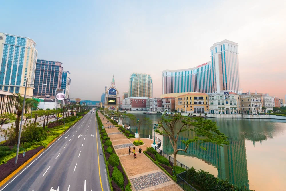 Las Vegas Sands Stock Falls Despite Double Beat