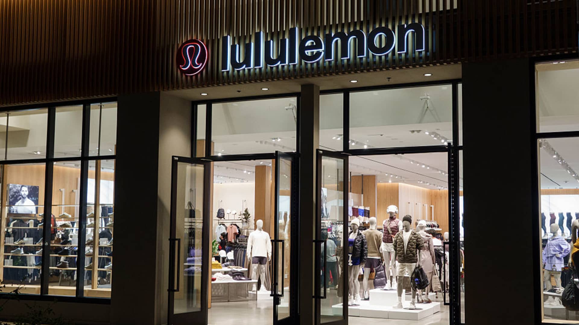 Activist investor Elliott builds over $1 billion stake in Lululemon, puts forth CEO candidate