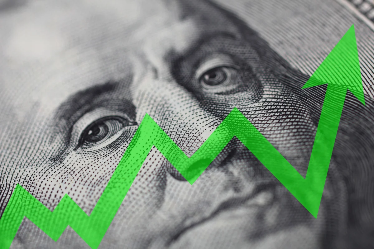 Warren Buffett Loves This Low-Cost Vanguard Fund. If You Invest Just $200 Each Month, History Says It Will Be Worth This Much in 30 Years.