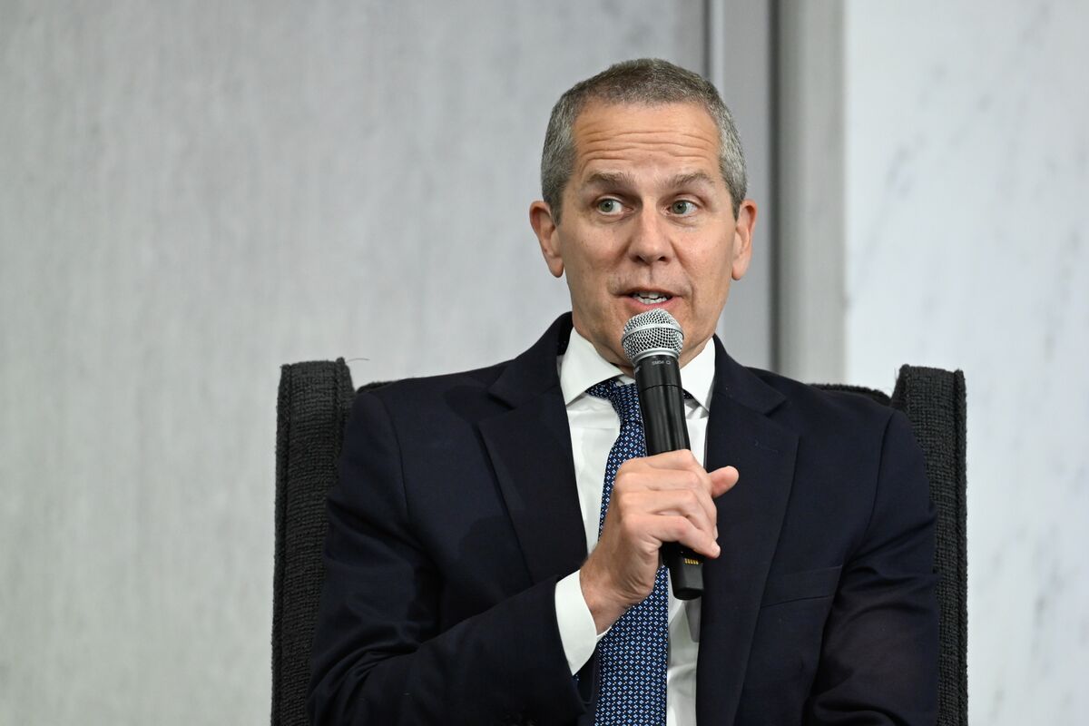 Trump Allies Eye SVB Review as New Path to Oust a Fed Governor