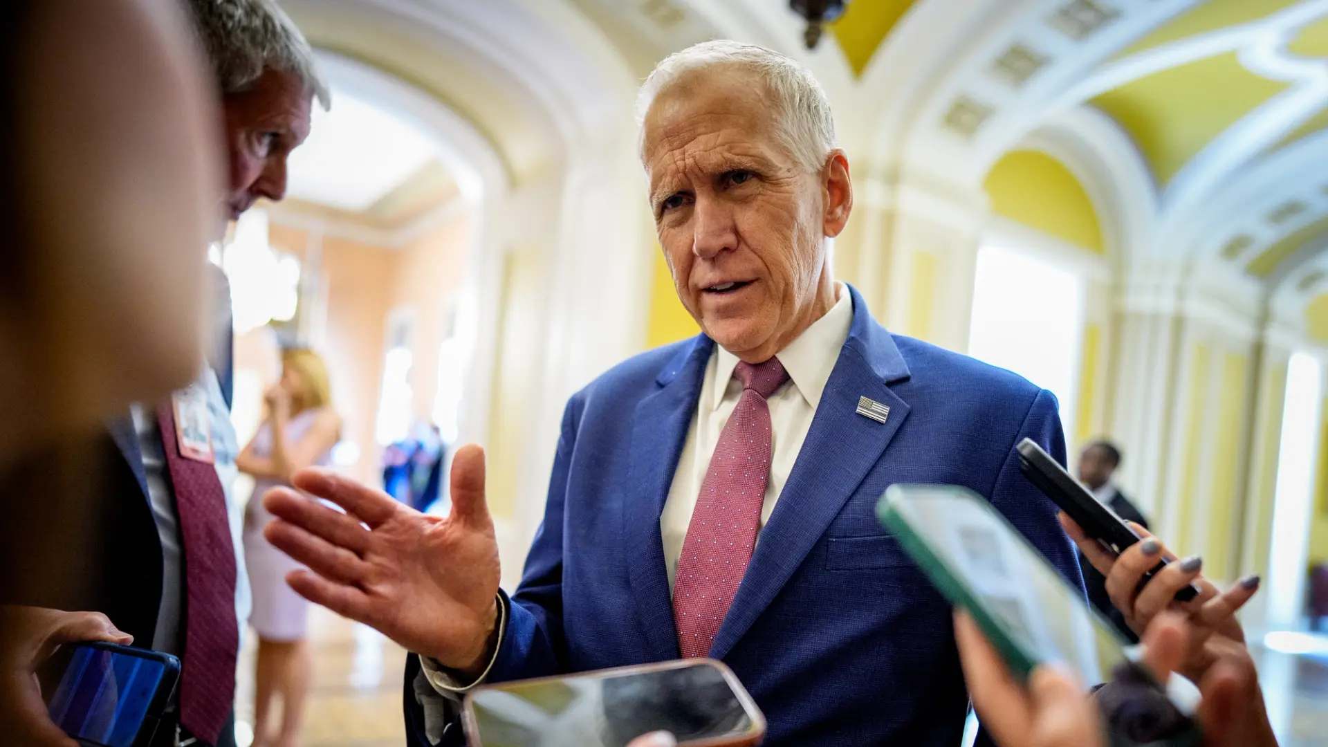 Senators said to hatch idea to toughen Trump's concession on Clarity Act's crypto limits