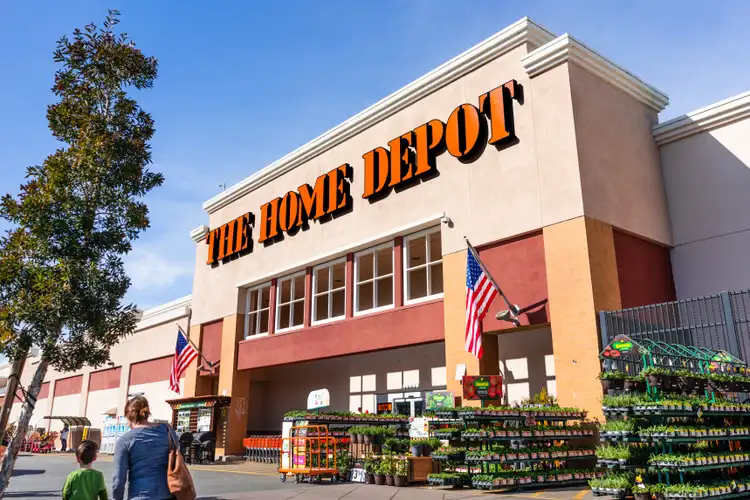 Home Depot rallies after reporting positive U.S. comp and tariff resiliency; Lowe's also higher