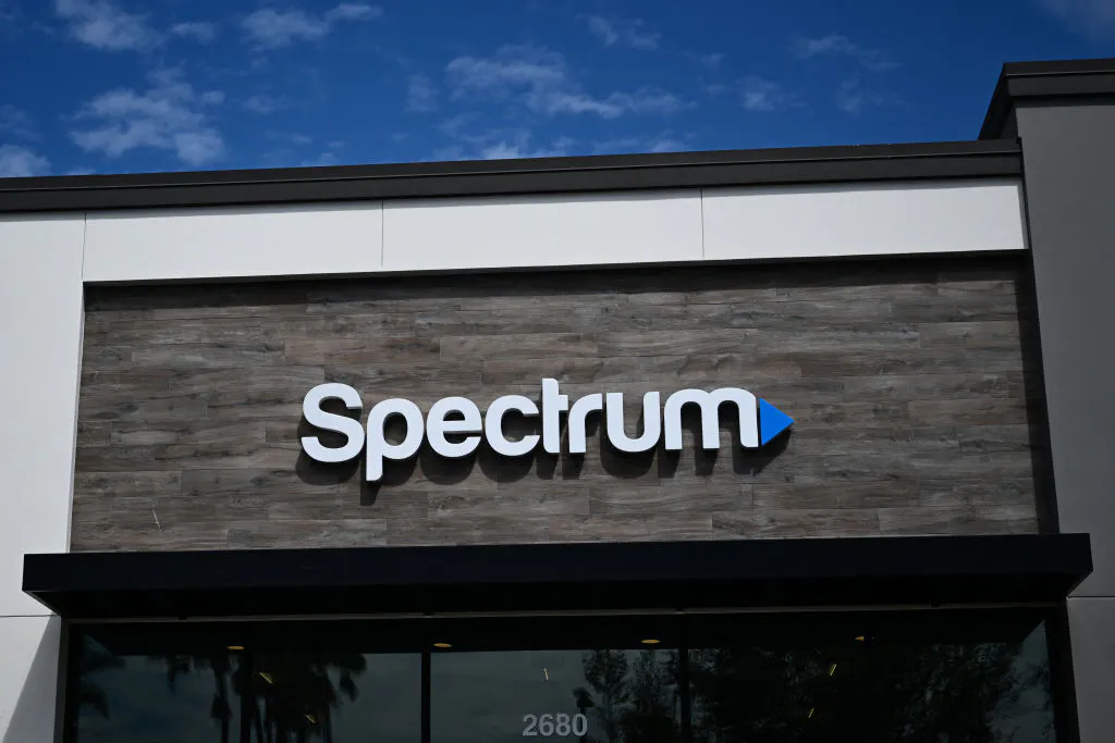 Spectrum-owner Charter Communications is on pace for its worst day ever as broadband numbers and Q1 results disappoint