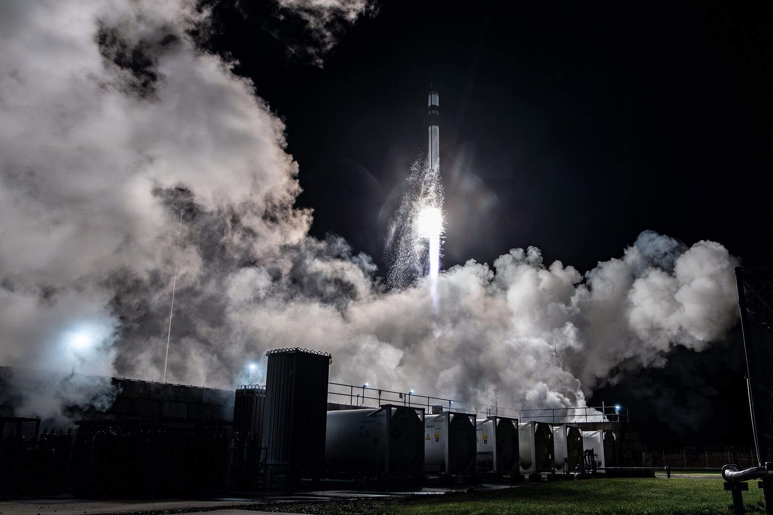 Rocket Lab Revenue Hits Record $155M With $1B Backlog Despite Neutron Rocket Delay to 2026