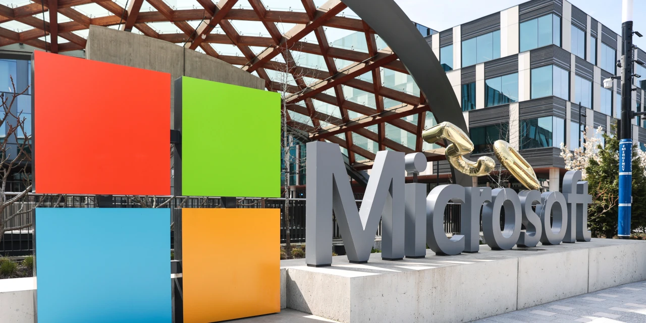 Microsoft Reports Strong Cloud Growth, Easing Fears Over AI Spending