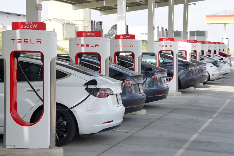 Mercedes Benz Gains Access To Tesla Supercharger Network: Looking To Add 500-1000 Supercharger Stalls A Month In North America, Says EV Giant's Exec