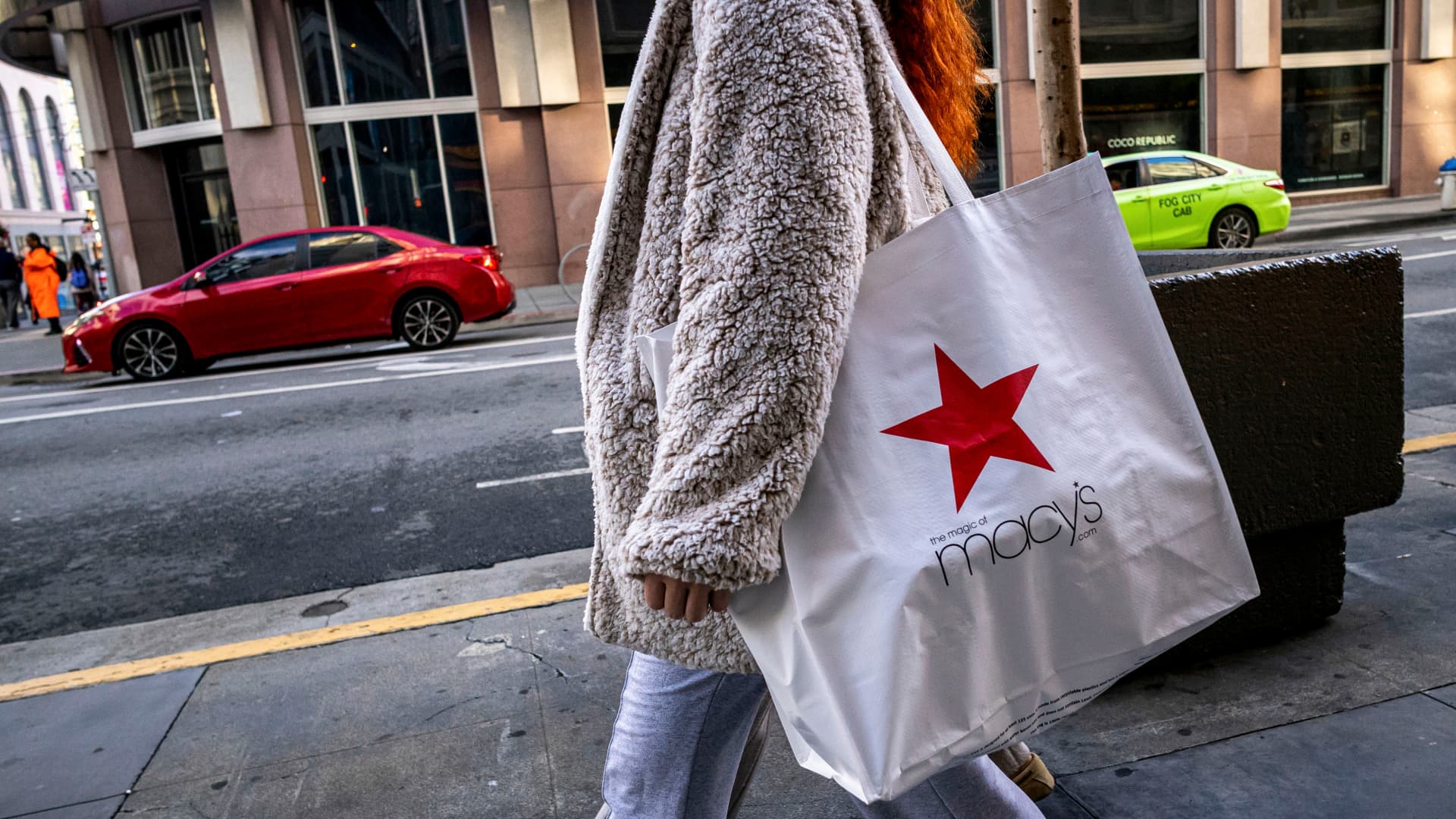 Macy's says quarterly sales dropped, delays full earnings release due to accounting issue