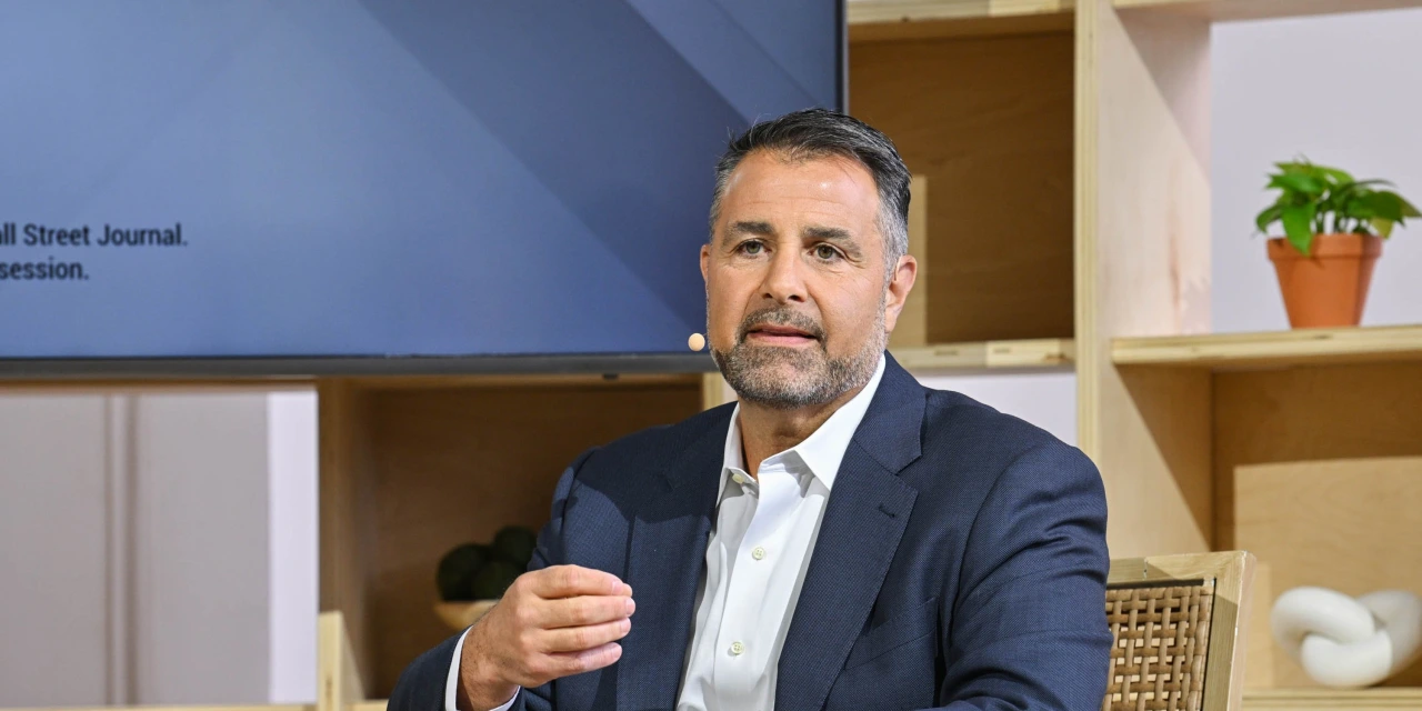 Altria Says Consumers Turning to Cheap Smokes