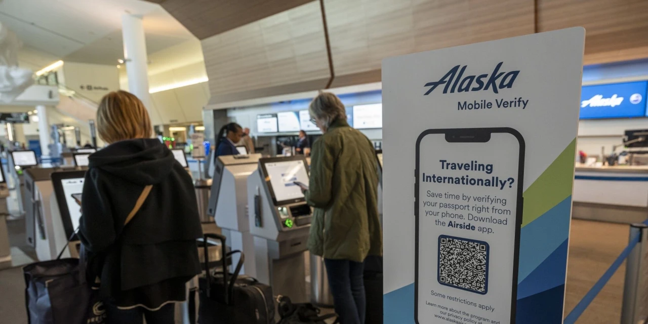 Alaska Air Group Swings to Third-Quarter Loss on Fuel Costs