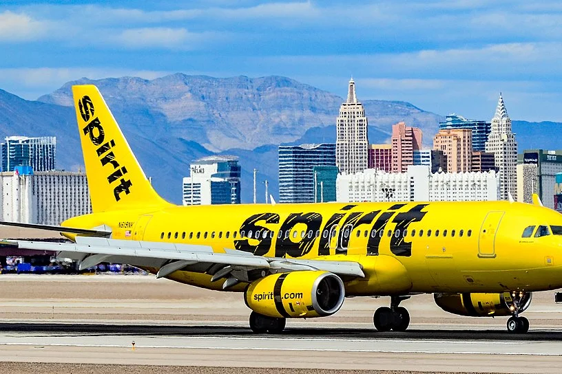 Spirit Airlines Drops Over 40% Amid Bankruptcy Discussions