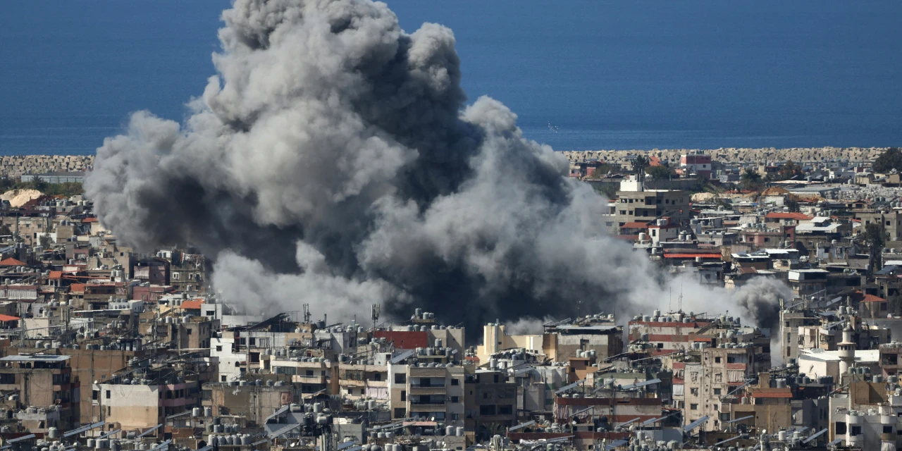 Investors Offload Bonds on Inflation Fears as Dollar, Swiss Franc Gain