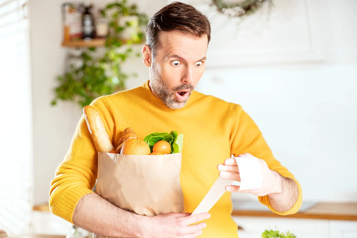 Walmart's 10% Plunge Weighs on All Three Major Indexes
