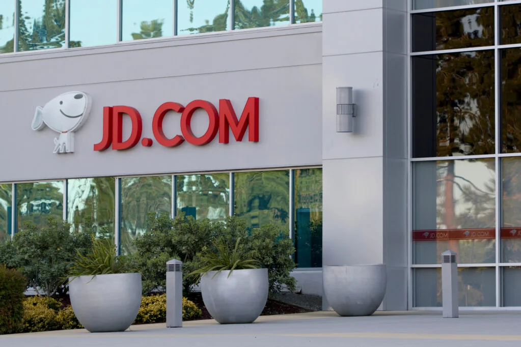 JD.com Gains Traction In Retail, Delivery As Analyst Flags Margin Risks