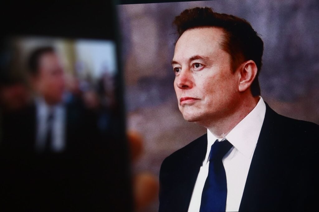 Mike Lee Defends Elon Musk Against Bernie Sanders’ Wealth Criticism: ‘It Belongs to Him’