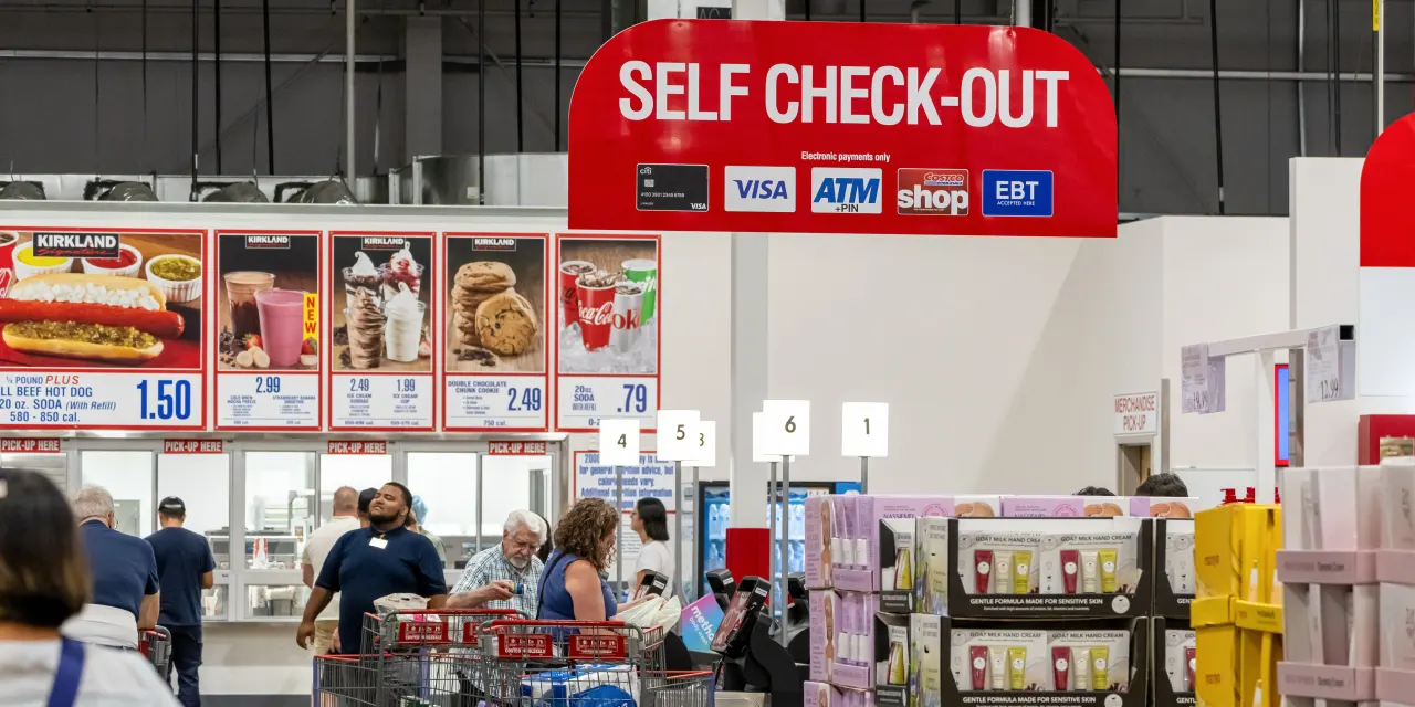 Costco’s Lowered Prices Show Why Shoppers Keep Returning