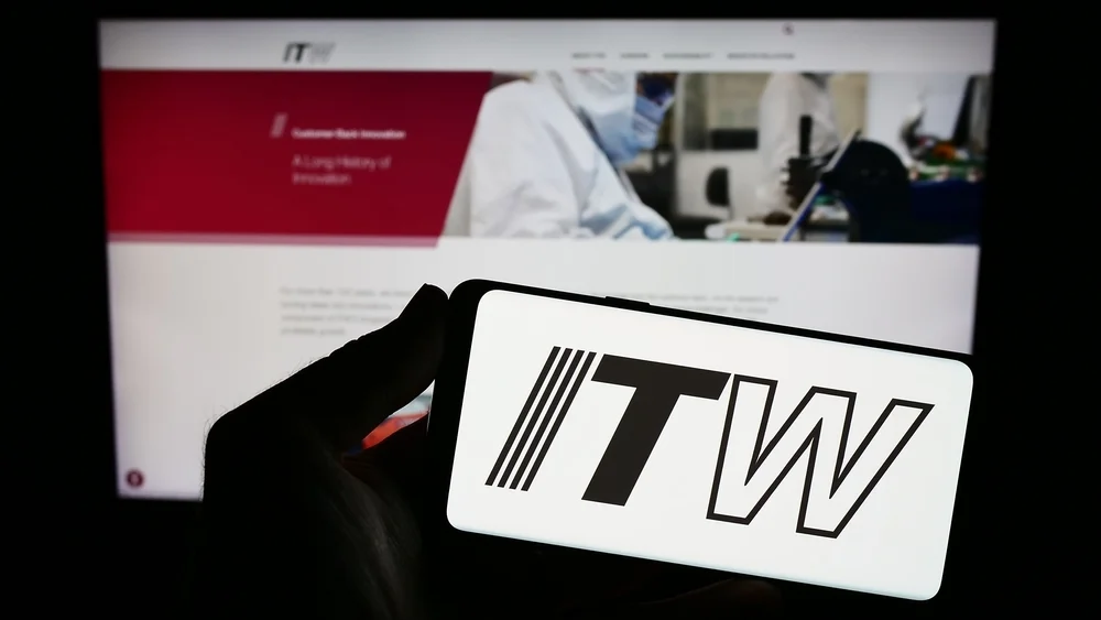 Illinois Tool Works Stock Smashes 52-Week High After Earnings Beat