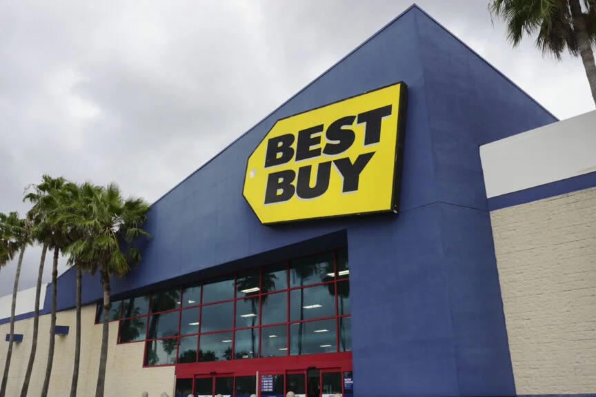 Best Buy's Growth Hinges On Computing And Services As Q3 Approaches: Analyst