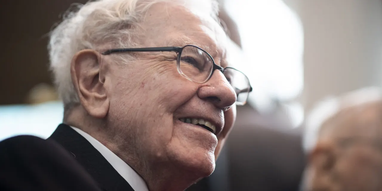 Warren Buffett Is Retired. His Latest Advice Couldn’t Be More Timely for Young Investors.