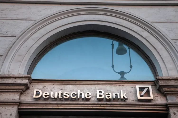 Deutsche Bank cut to Neutral, Commerzbank cut to Sell at Goldman