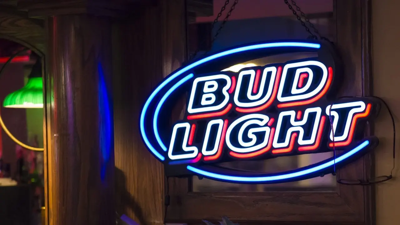 Bud Light backlash to boost Truly, seltzers: analyst - Fox Business