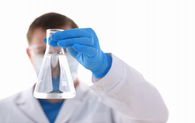 Which Pharma Stock Looks More Attractive: Sanofi or AbbVie?