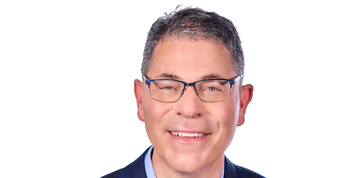 Macy's CEO Tony Spring shared these 4 career tips from his 4 decades in retail