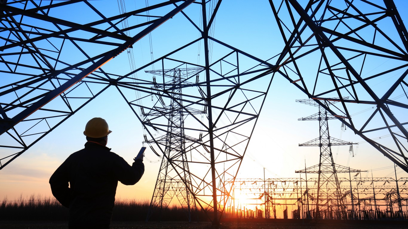 Dividend Reliability vs. Expansion Plans: How Eversource Energy and Exelon Diverge on Income Growth