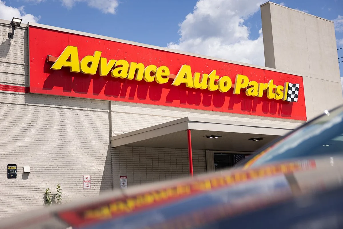 Advance Auto Parts vs. Dick's Sporting Goods: Are Consumers Focusing on Car Repair or Exercise More in 2026?